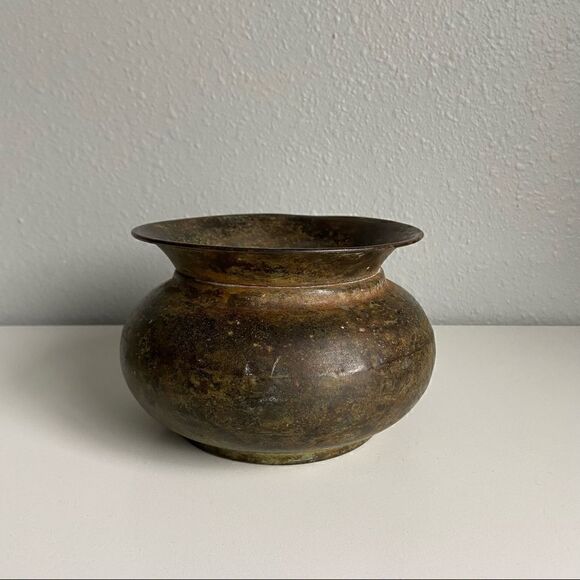 Vintage Metal Brass Lota Pot Vase - Picture 8 of 9